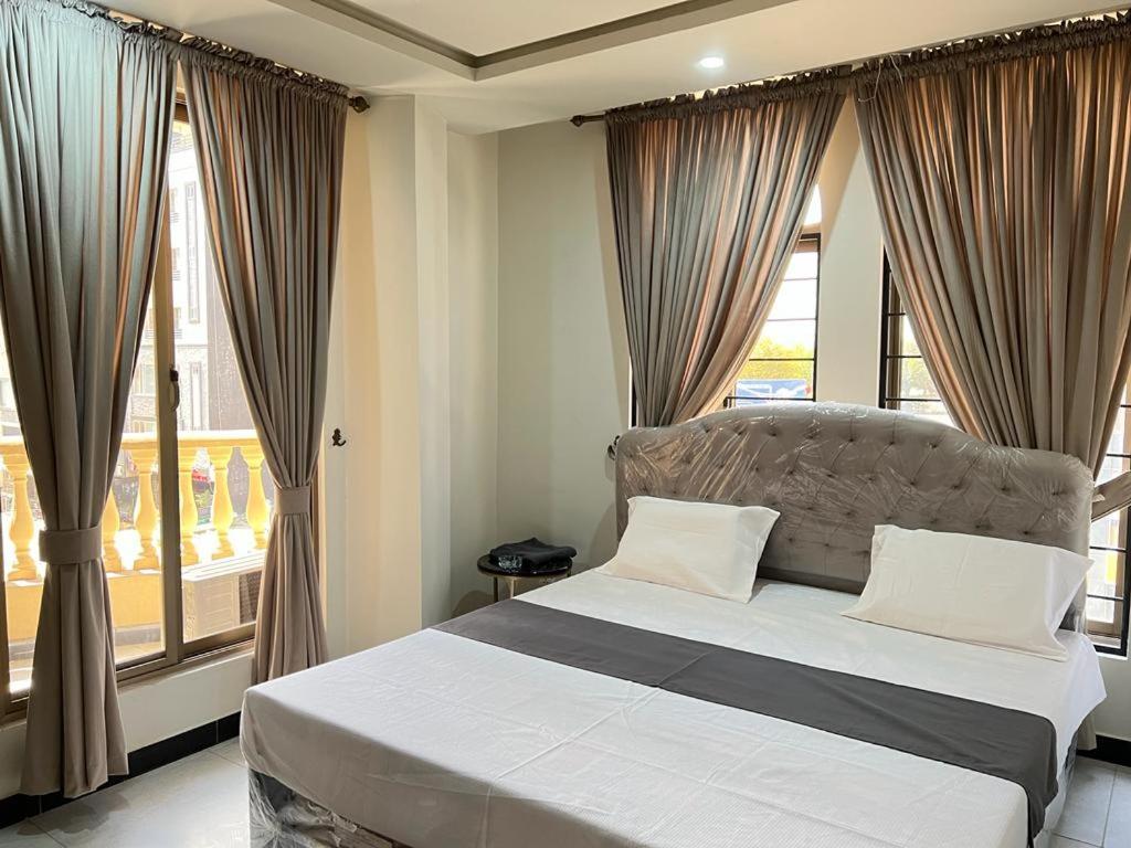 Northern Suites Bahria Town ราวัลปินดี ภายนอก รูปภาพ